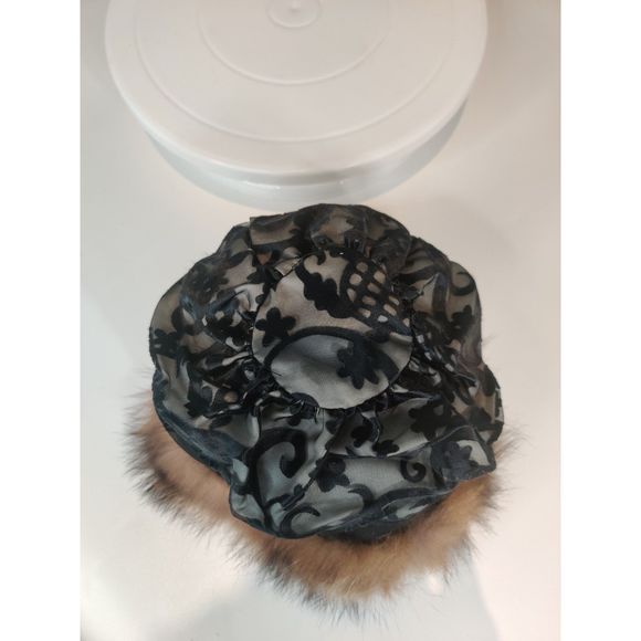 Vintage Racoon and Black Leather Fur Hat from Canada 21\
